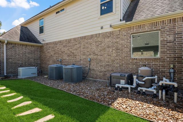 25007 Stillhouse Springs Drive, Porter, TX 77365