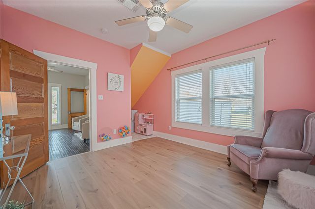 206 S Idaho Street, La Porte, TX 77571