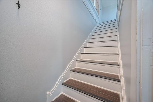 206 S Idaho Street, La Porte, TX 77571