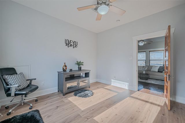 206 S Idaho Street, La Porte, TX 77571