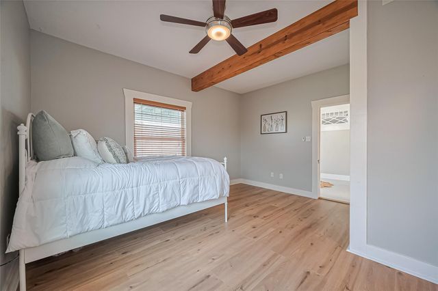 206 S Idaho Street, La Porte, TX 77571
