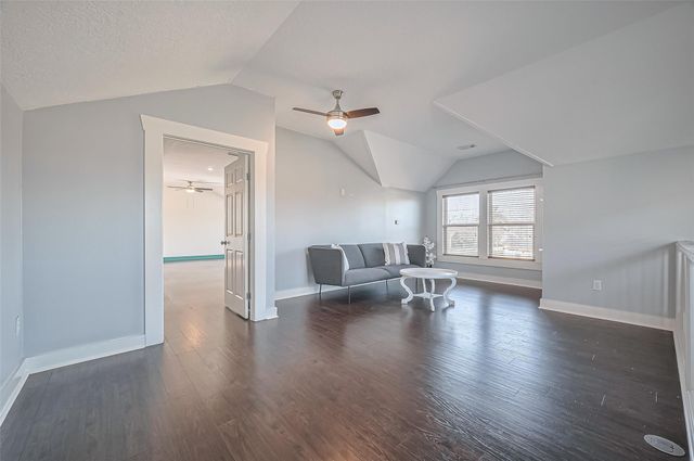 206 S Idaho Street, La Porte, TX 77571