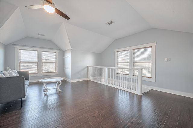 206 S Idaho Street, La Porte, TX 77571