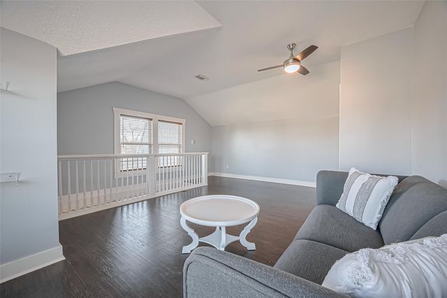 206 S Idaho Street, La Porte, TX 77571