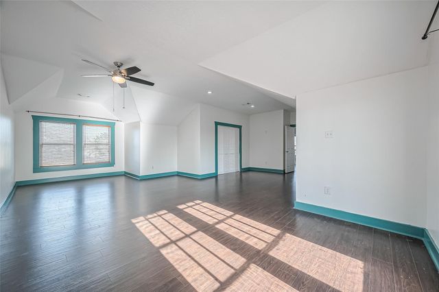206 S Idaho Street, La Porte, TX 77571