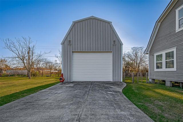 206 S Idaho Street, La Porte, TX 77571