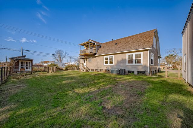 206 S Idaho Street, La Porte, TX 77571
