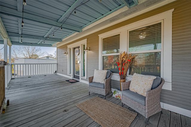 206 S Idaho Street, La Porte, TX 77571