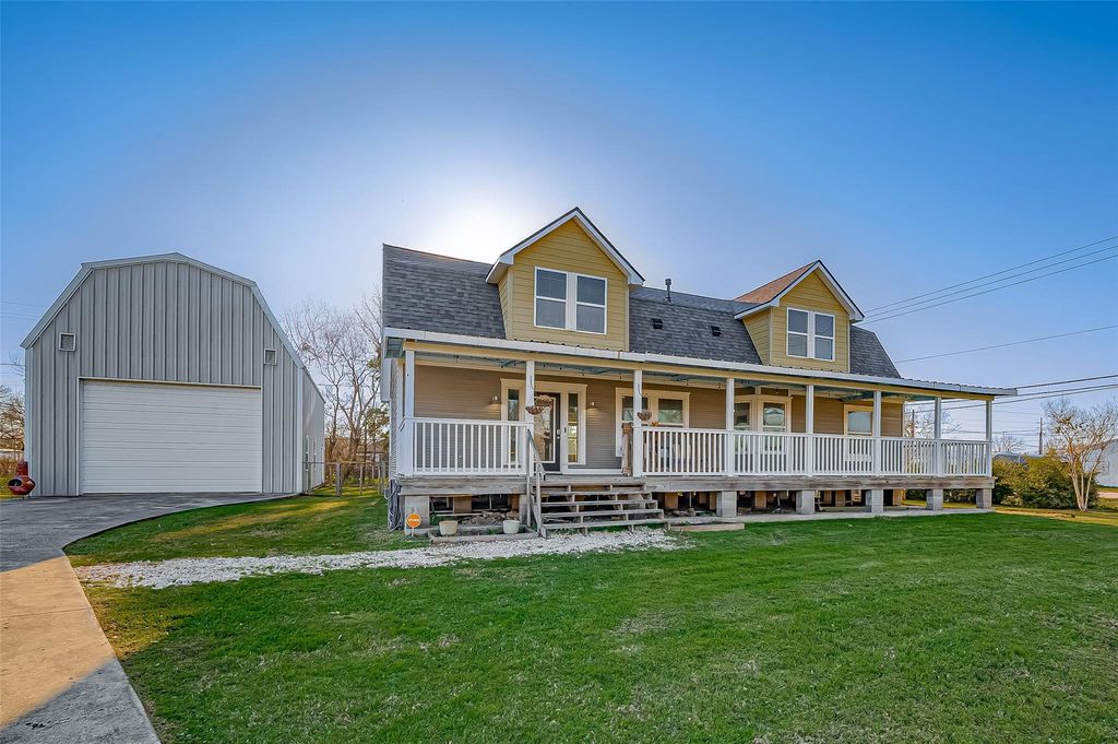 206 S Idaho Street, La Porte, TX 77571