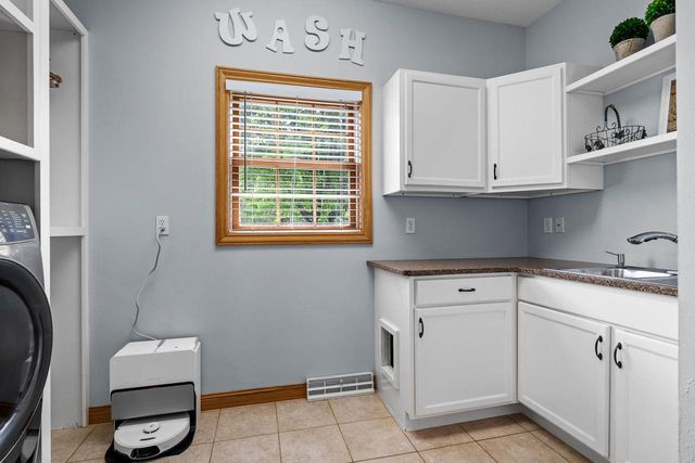 N5295 Innsbruck ROAD N, West Salem, WI 54669