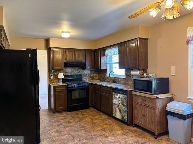 7 MELODY CT, Hamilton, NJ 08620