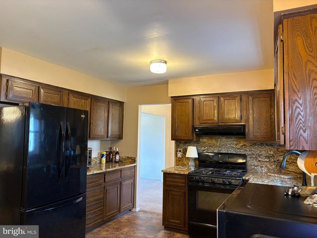 7 MELODY CT, Hamilton, NJ 08620