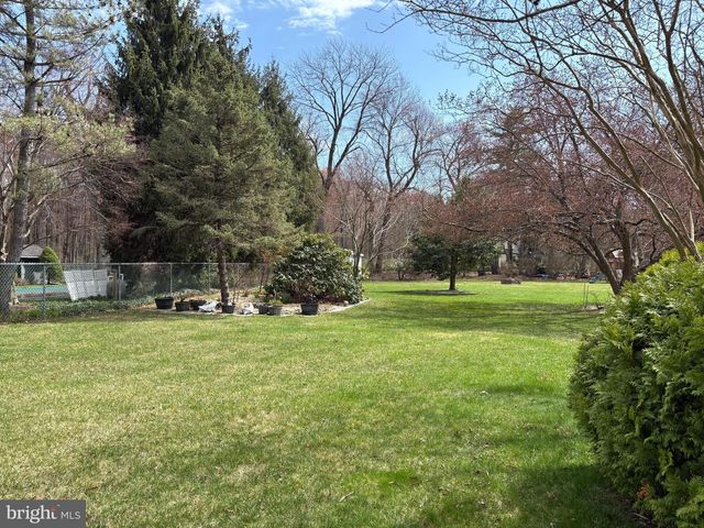 7 MELODY CT, Hamilton, NJ 08620