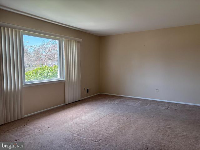 7 MELODY CT, Hamilton, NJ 08620