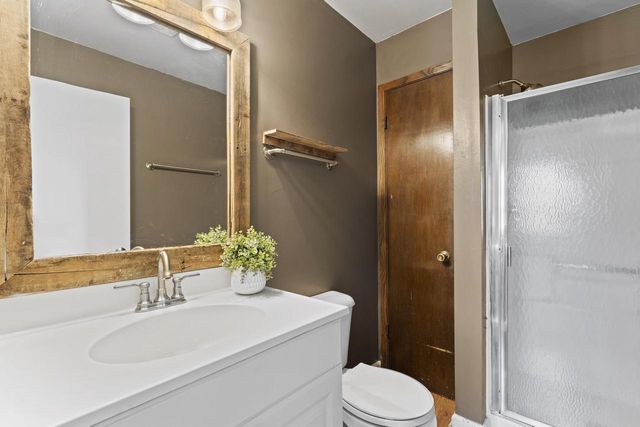 2904 Tensleep TERRACE, Waukesha, WI 53188