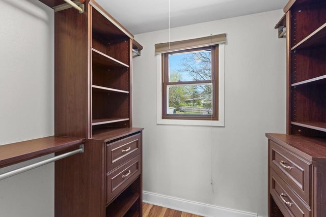 2904 Tensleep TERRACE, Waukesha, WI 53188