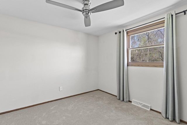 2904 Tensleep TERRACE, Waukesha, WI 53188