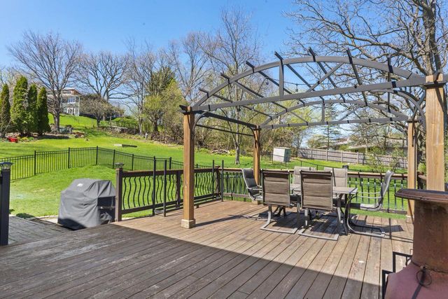 2904 Tensleep TERRACE, Waukesha, WI 53188
