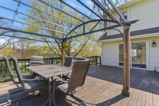 2904 Tensleep TERRACE, Waukesha, WI 53188