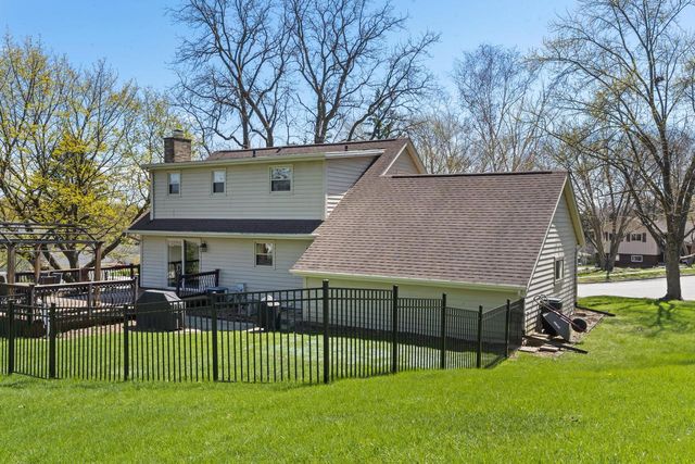 2904 Tensleep TERRACE, Waukesha, WI 53188