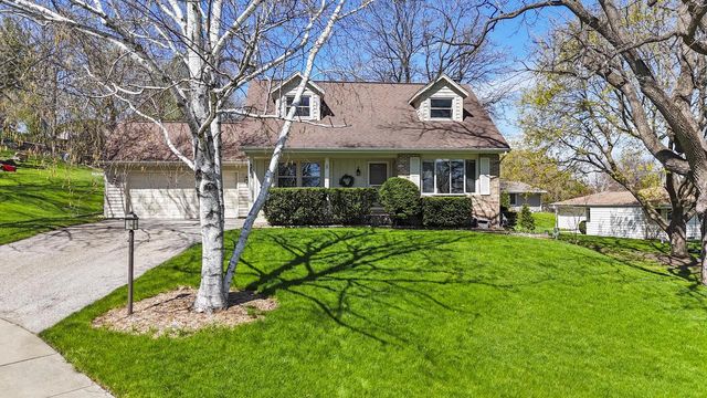 2904 Tensleep TERRACE, Waukesha, WI 53188