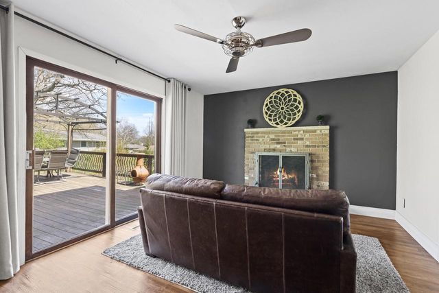 2904 Tensleep TERRACE, Waukesha, WI 53188