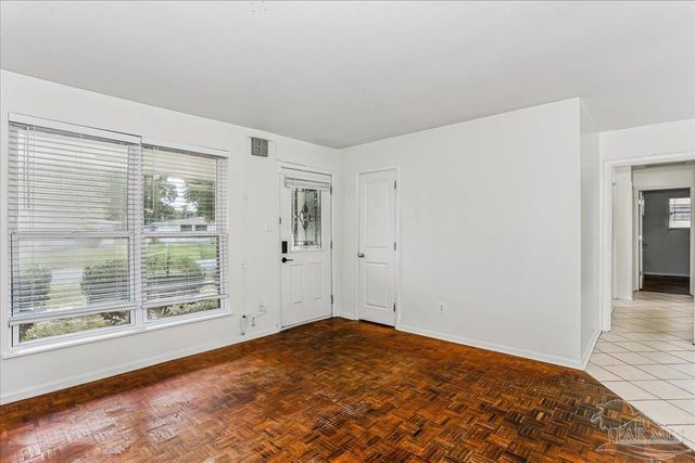 918 Montclair Rd, Pensacola, FL 32505