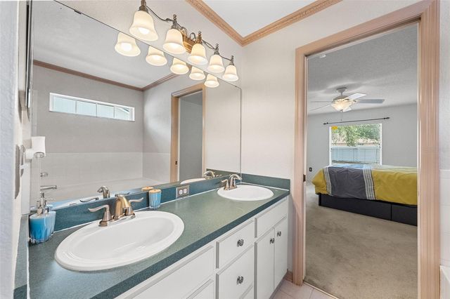 127 WINSTON MANOR CIRCLE, Seffner, FL 33584