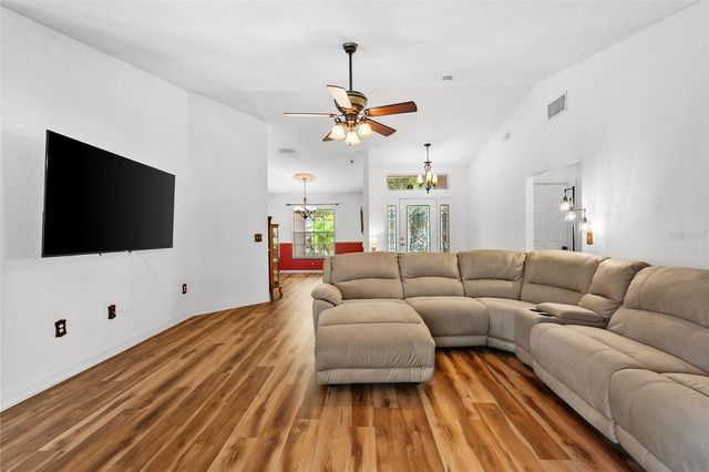 127 WINSTON MANOR CIRCLE, Seffner, FL 33584