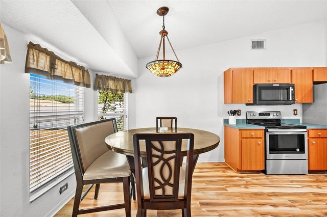 127 WINSTON MANOR CIRCLE, Seffner, FL 33584