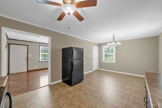 809 Pollard Rd, Clarksville, TN 37042