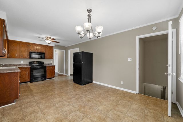 809 Pollard Rd, Clarksville, TN 37042