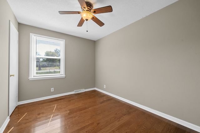 809 Pollard Rd, Clarksville, TN 37042