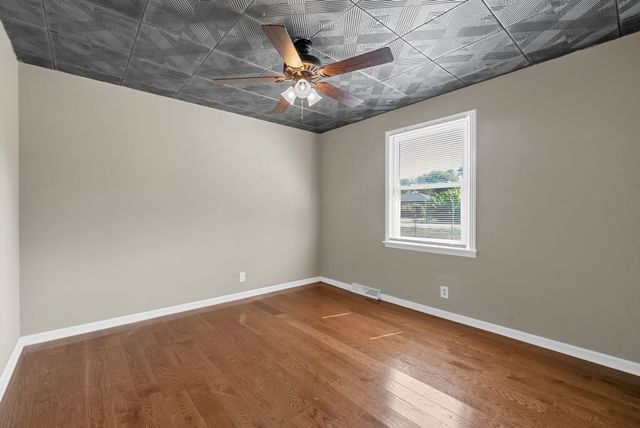 809 Pollard Rd, Clarksville, TN 37042