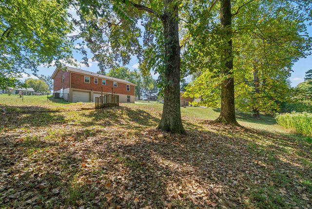 809 Pollard Rd, Clarksville, TN 37042