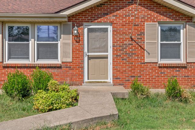 809 Pollard Rd, Clarksville, TN 37042