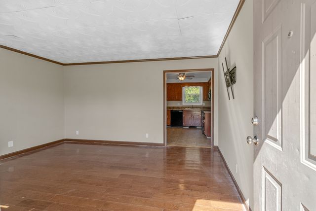 809 Pollard Rd, Clarksville, TN 37042