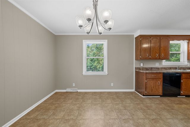 809 Pollard Rd, Clarksville, TN 37042