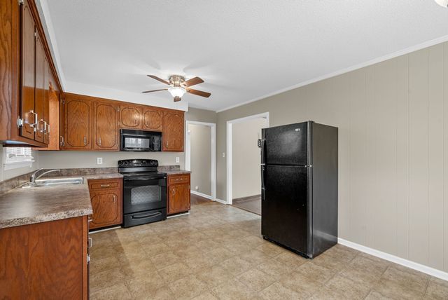 809 Pollard Rd, Clarksville, TN 37042