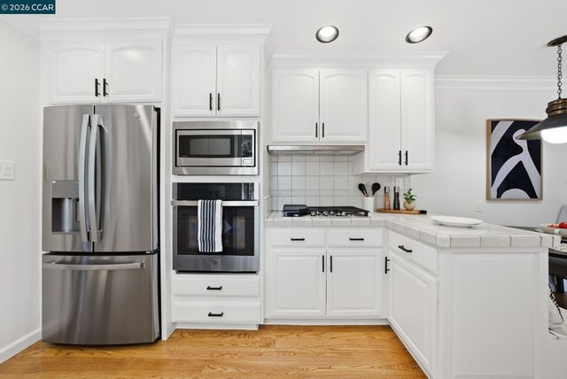 417 Persimmon Rd, Walnut Creek, CA 94598