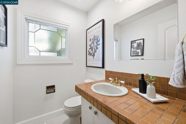 417 Persimmon Rd, Walnut Creek, CA 94598