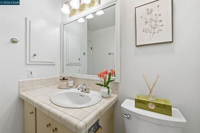 417 Persimmon Rd, Walnut Creek, CA 94598