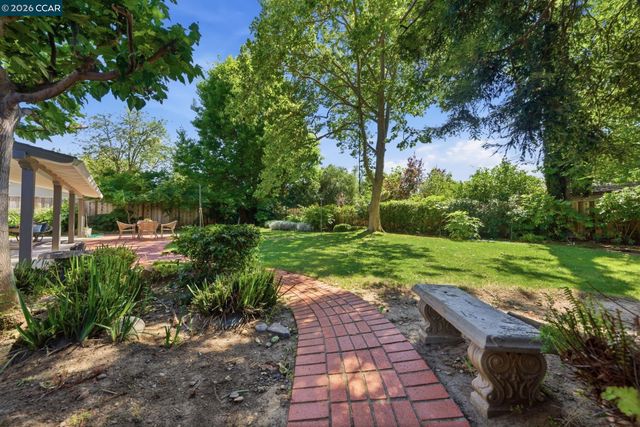 417 Persimmon Rd, Walnut Creek, CA 94598