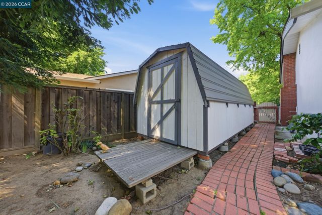 417 Persimmon Rd, Walnut Creek, CA 94598