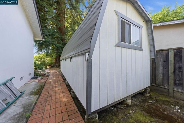 417 Persimmon Rd, Walnut Creek, CA 94598