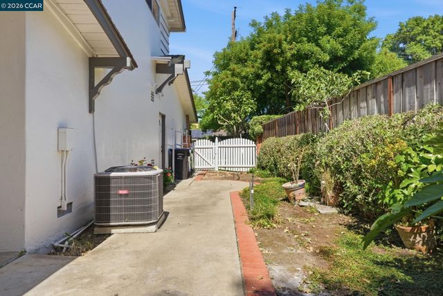 417 Persimmon Rd, Walnut Creek, CA 94598