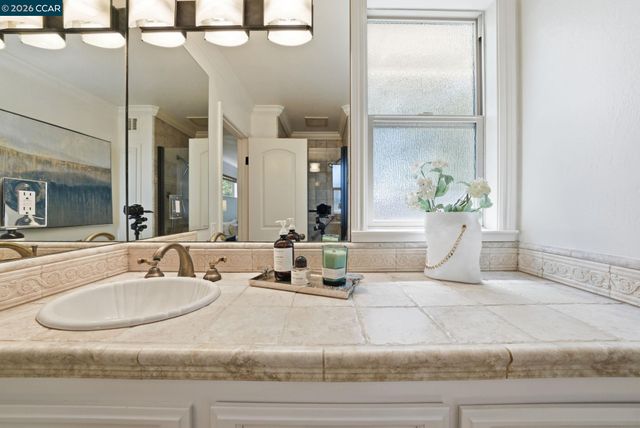 417 Persimmon Rd, Walnut Creek, CA 94598
