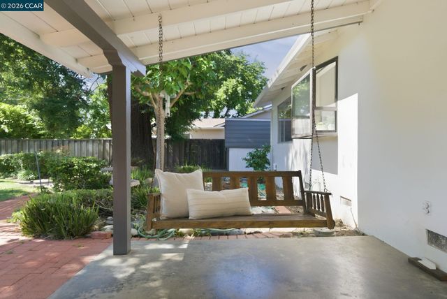417 Persimmon Rd, Walnut Creek, CA 94598