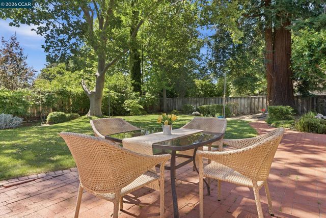 417 Persimmon Rd, Walnut Creek, CA 94598