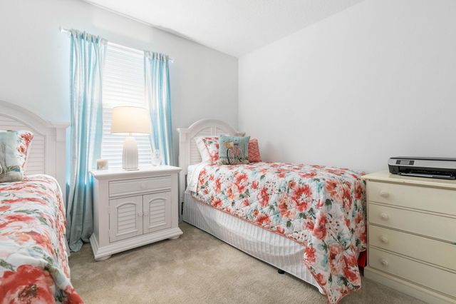 18 Las Casitas Blvd, Palm Coast, FL 32137